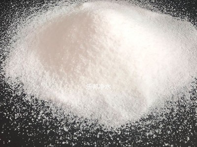 溶解性好,活性高,在水体中凝聚形成的矾花大,沉降快,比其他水溶性高分子聚合物净化能力大2-3倍。图3