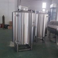 咸宁市康之兴不锈钢储存罐不锈钢锥形