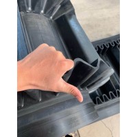 贵州大倾角波纹挡边输送带_六盘水波
