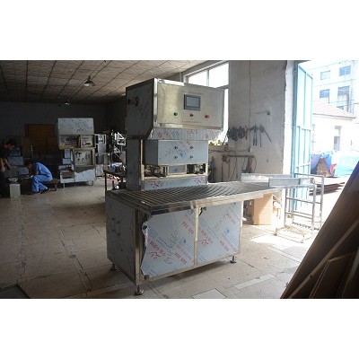 YDGZ-R20L半自动软包装油类灌装设备 粮油灌装机图2