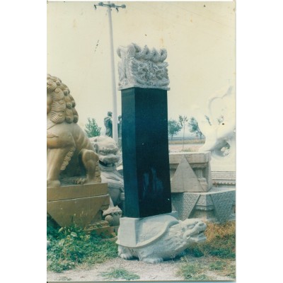 青石墓碑、青石墓石、青石纪念碑、墓碑、墓石、纪念碑图2