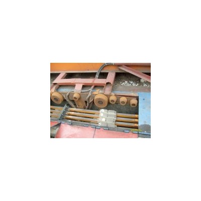 滑触线翻板机构图3