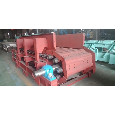 新型板式给料机头部清扫装置图3