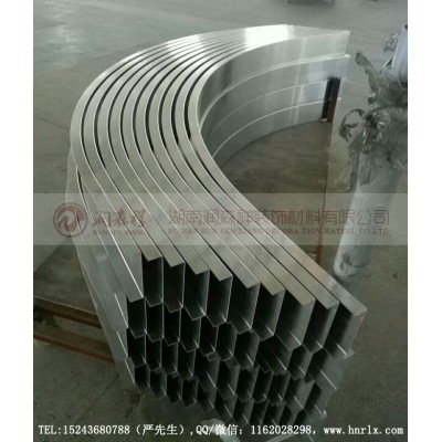 益阳/岳阳铝单板厂,沅江/宁乡木纹铝单板,铝扣板,铝方通,湖南长沙铝单板幕墙,勾搭龙骨,U型铝板挂件图2