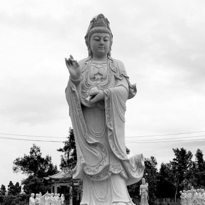 大型石雕观音菩萨像 青石鳌鱼乘龙观音雕塑 观音坐莲样式大全图7