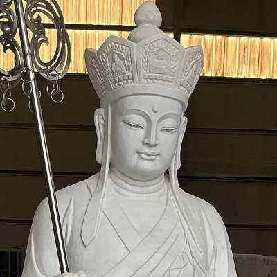 定做一尊石雕地藏菩萨 4米高石雕地藏出家相 手持锡杖三面地藏王图4