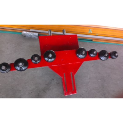 天宝牌滑触线翻板机构，质量可靠，运行平稳。图2