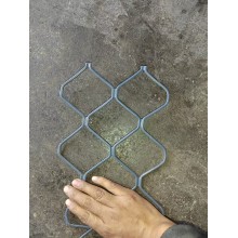 4毫米厚11厘米孔1.5-2.2米高铝合金防护网美格铝拉伸网
