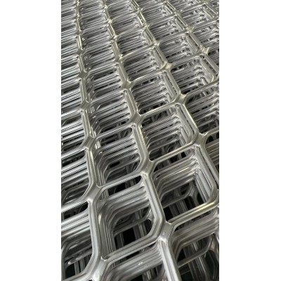 4毫米厚11厘米孔1.5-2.2米高铝合金防护网美格铝拉伸网图2