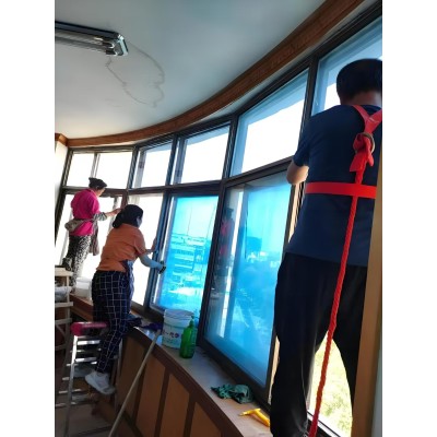 南京鼓楼区附近擦玻璃打扫卫生家政哪家好 好邻居玻璃清洗预约快速上门电话图5