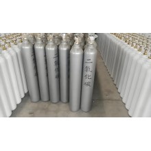 大量供应二氧化碳，工地/工厂/打桩配送上门