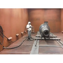 智能刮板式喷砂房适配多种工况需求